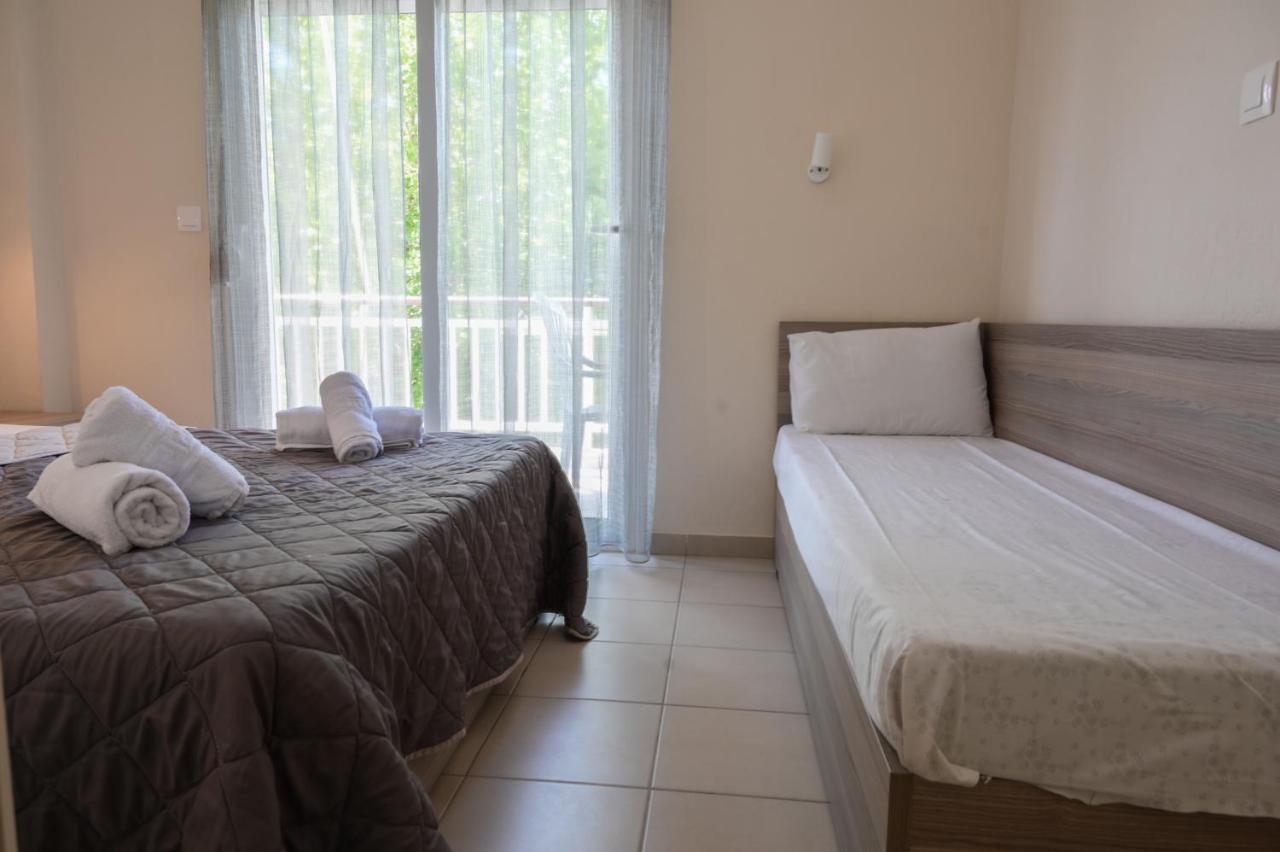 Priona Rooms Paralía Skotínis Eksteriør billede