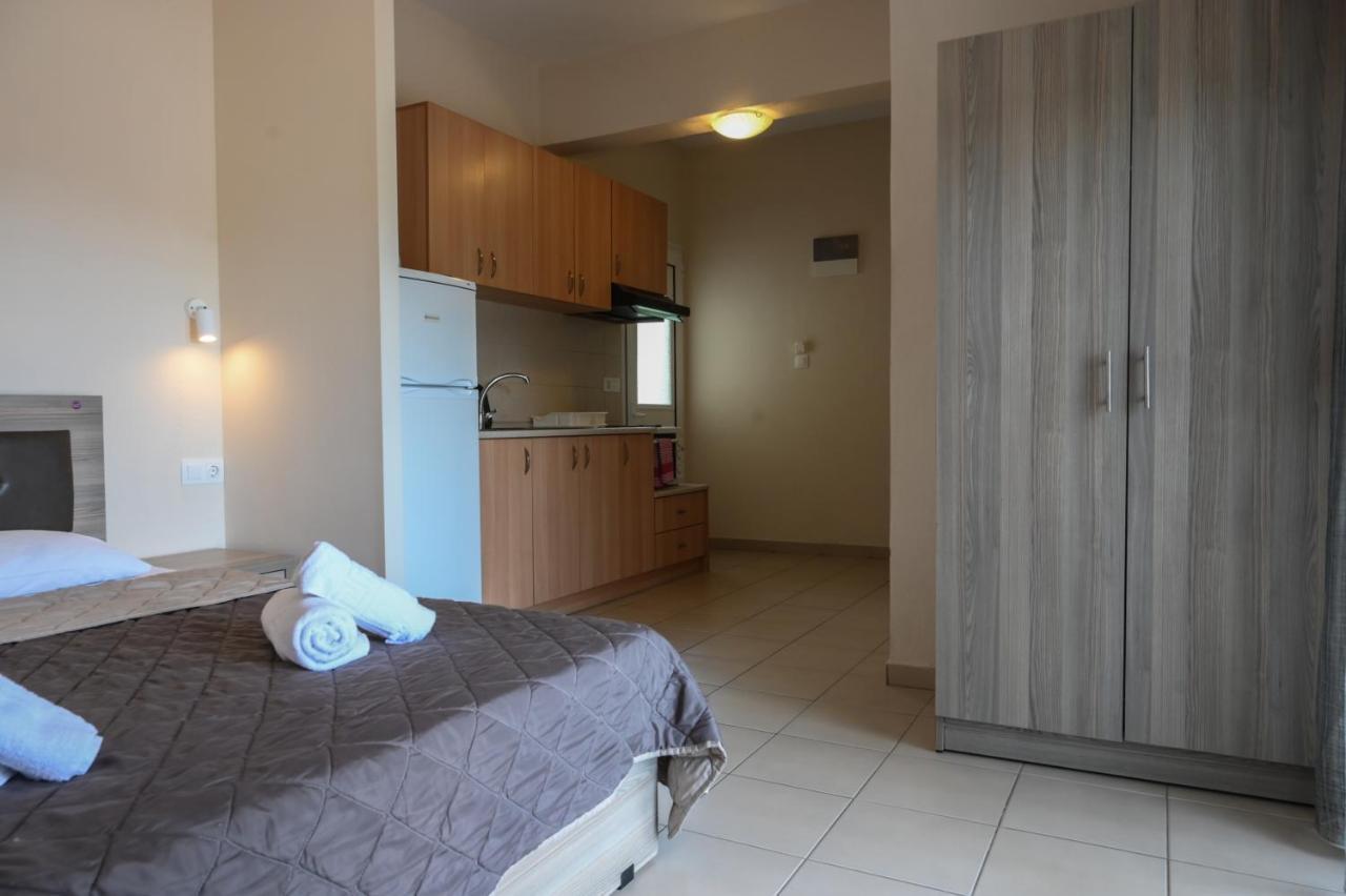 Priona Rooms Paralía Skotínis Eksteriør billede