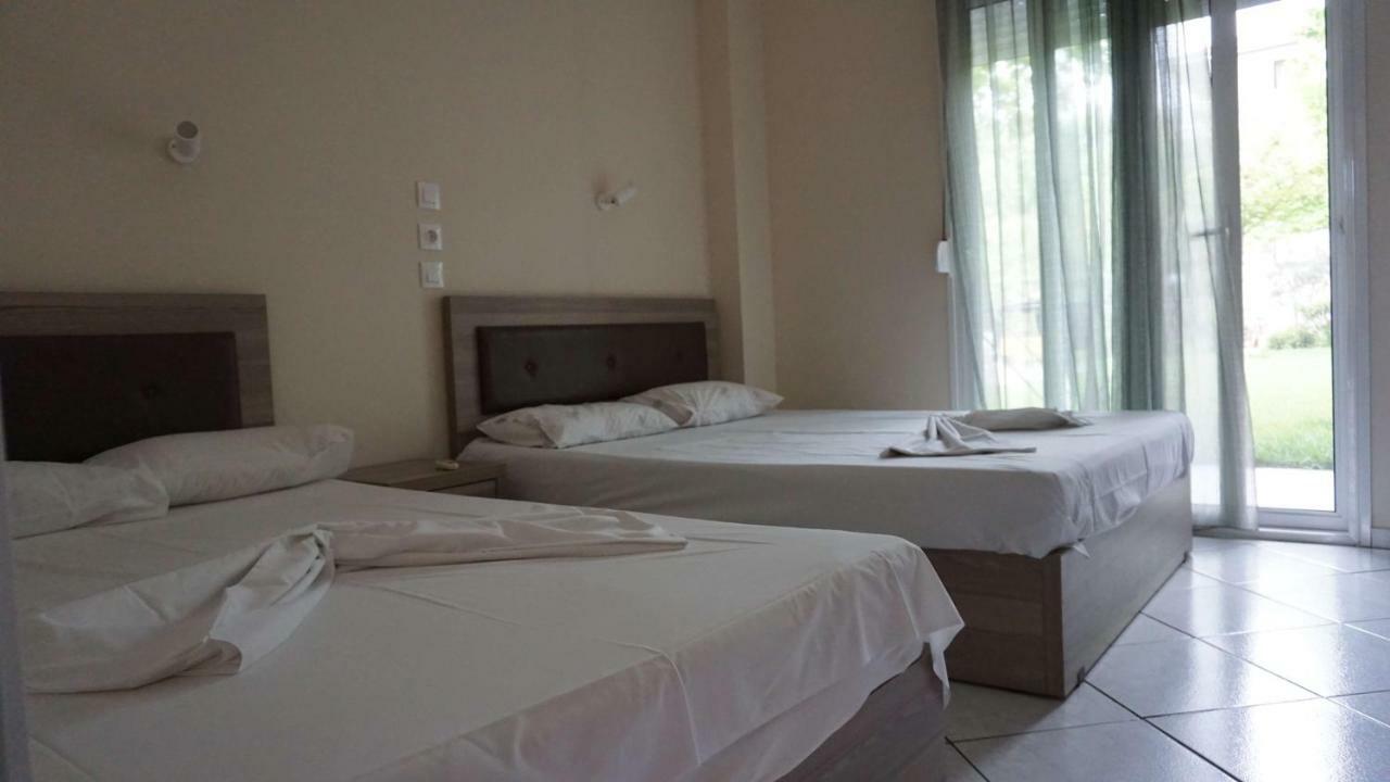 Priona Rooms Paralía Skotínis Eksteriør billede