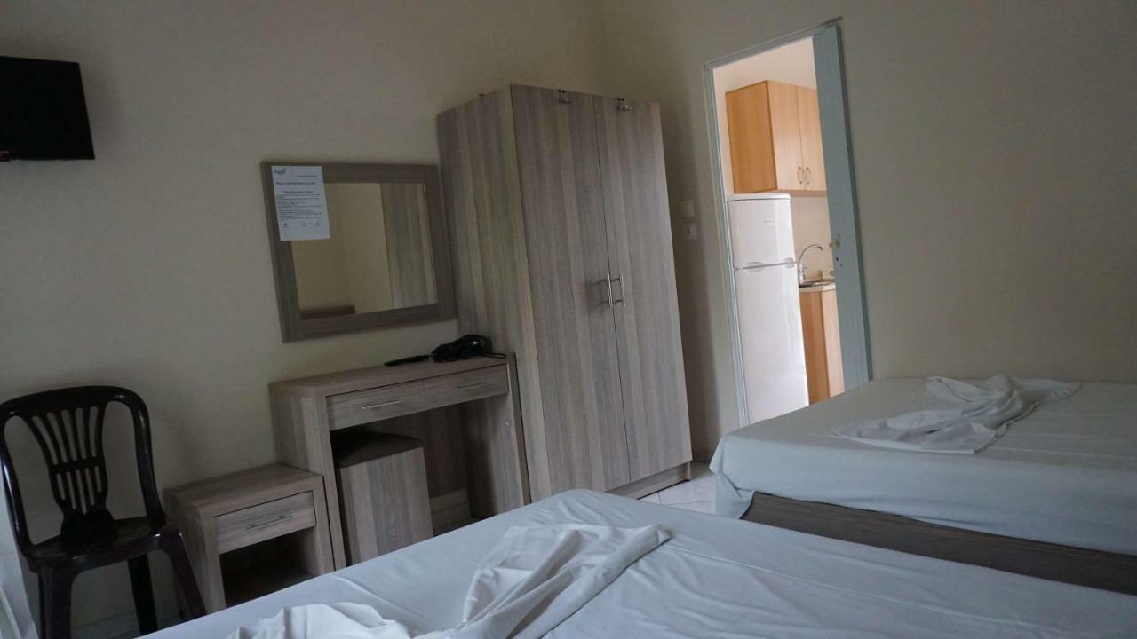 Priona Rooms Paralía Skotínis Eksteriør billede